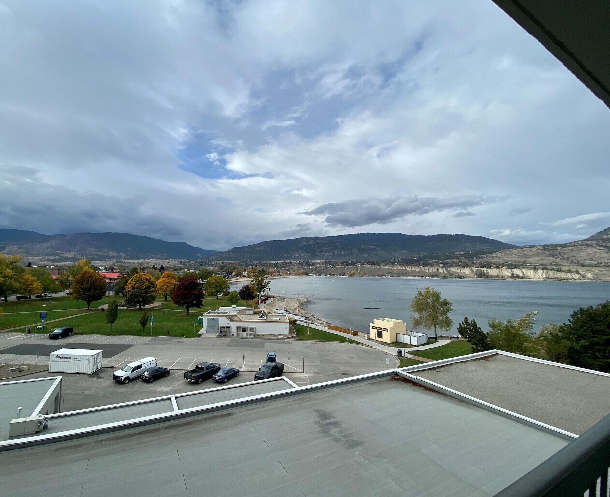 Penticton Lakeside Resort Exterior photo